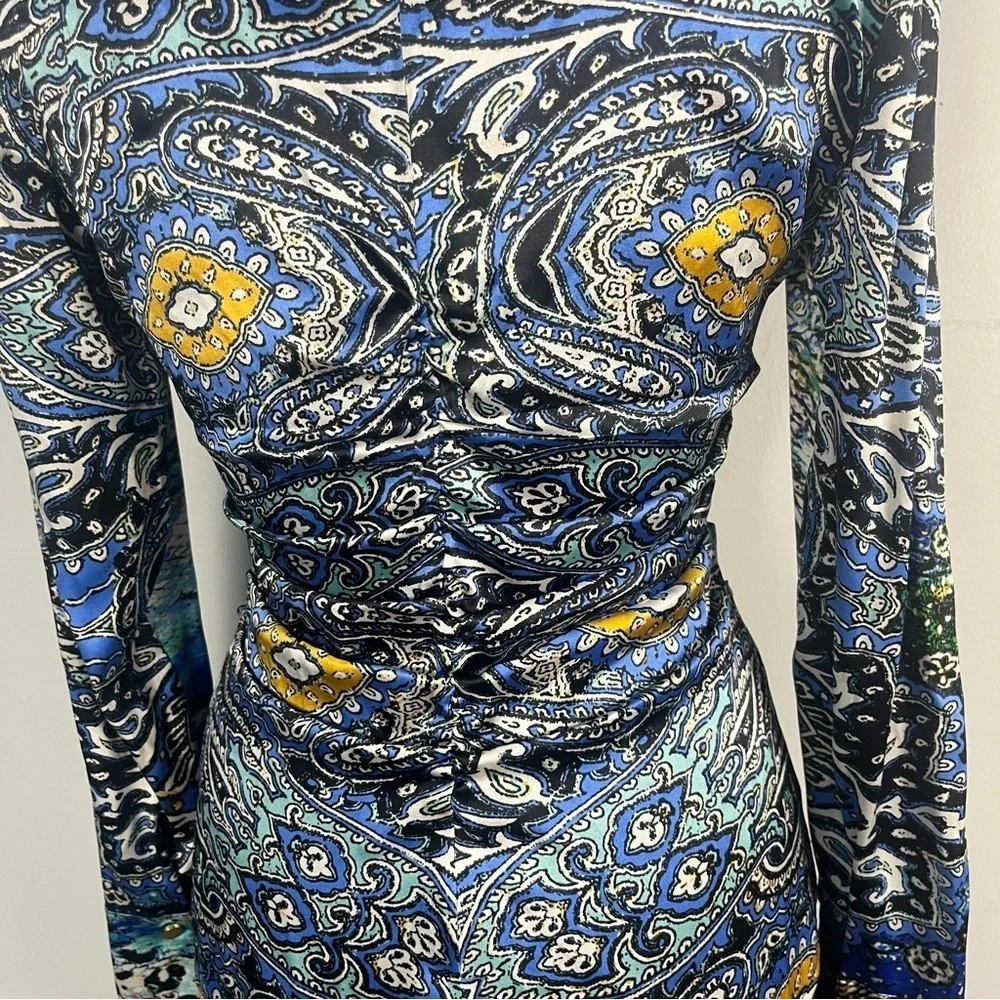 True vintage late 90s/ 2000s silk abstract pattern ruched button up Cache size s